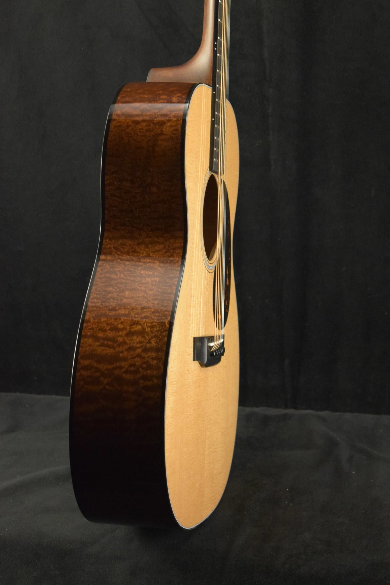 Martin Custom Shop 000/OM Auditorium Quilted Pommele Sapele Sitka Spruce VTS Natural
