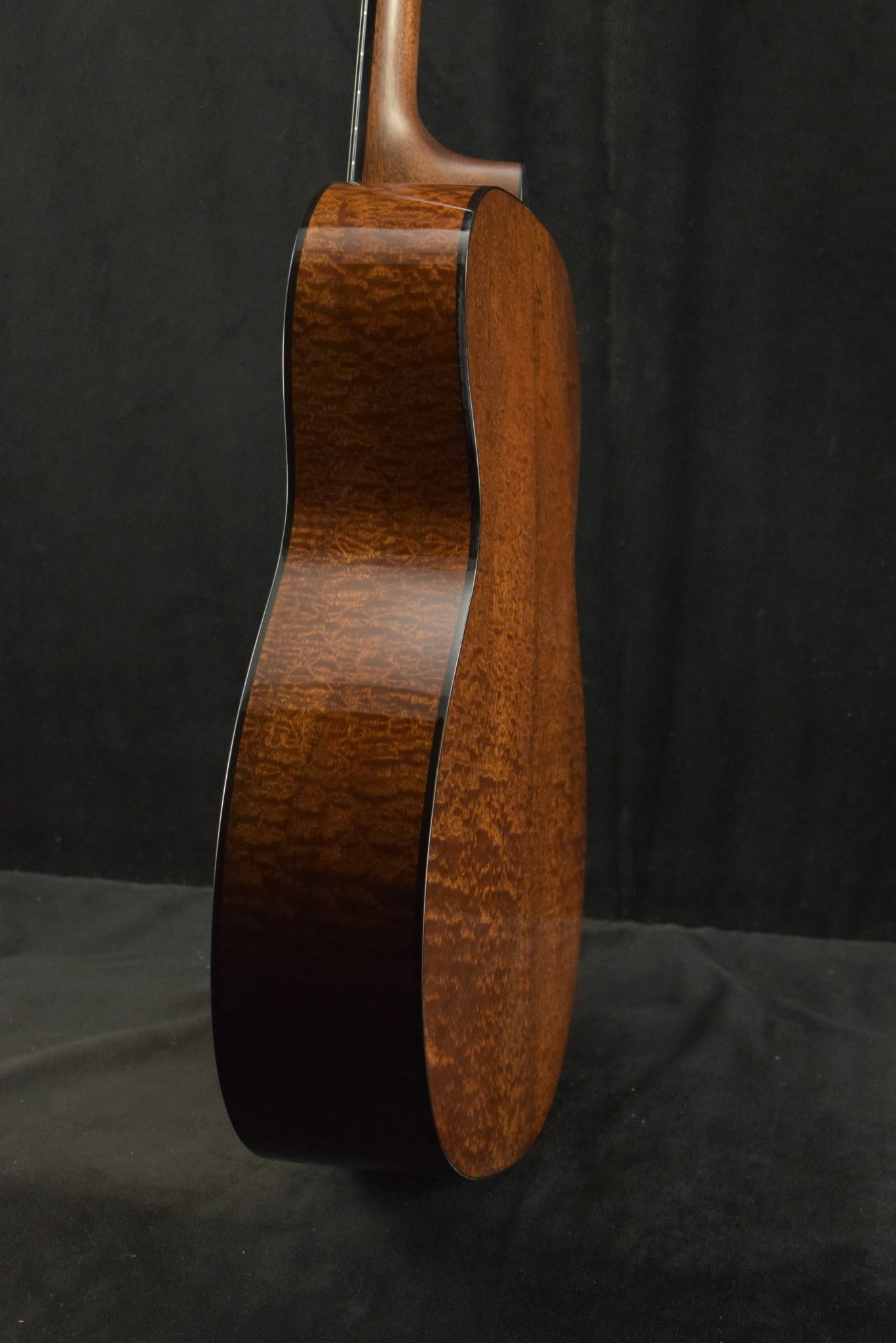 Martin Custom Shop 000/OM Auditorium Quilted Pommele Sapele Sitka Spruce VTS Natural