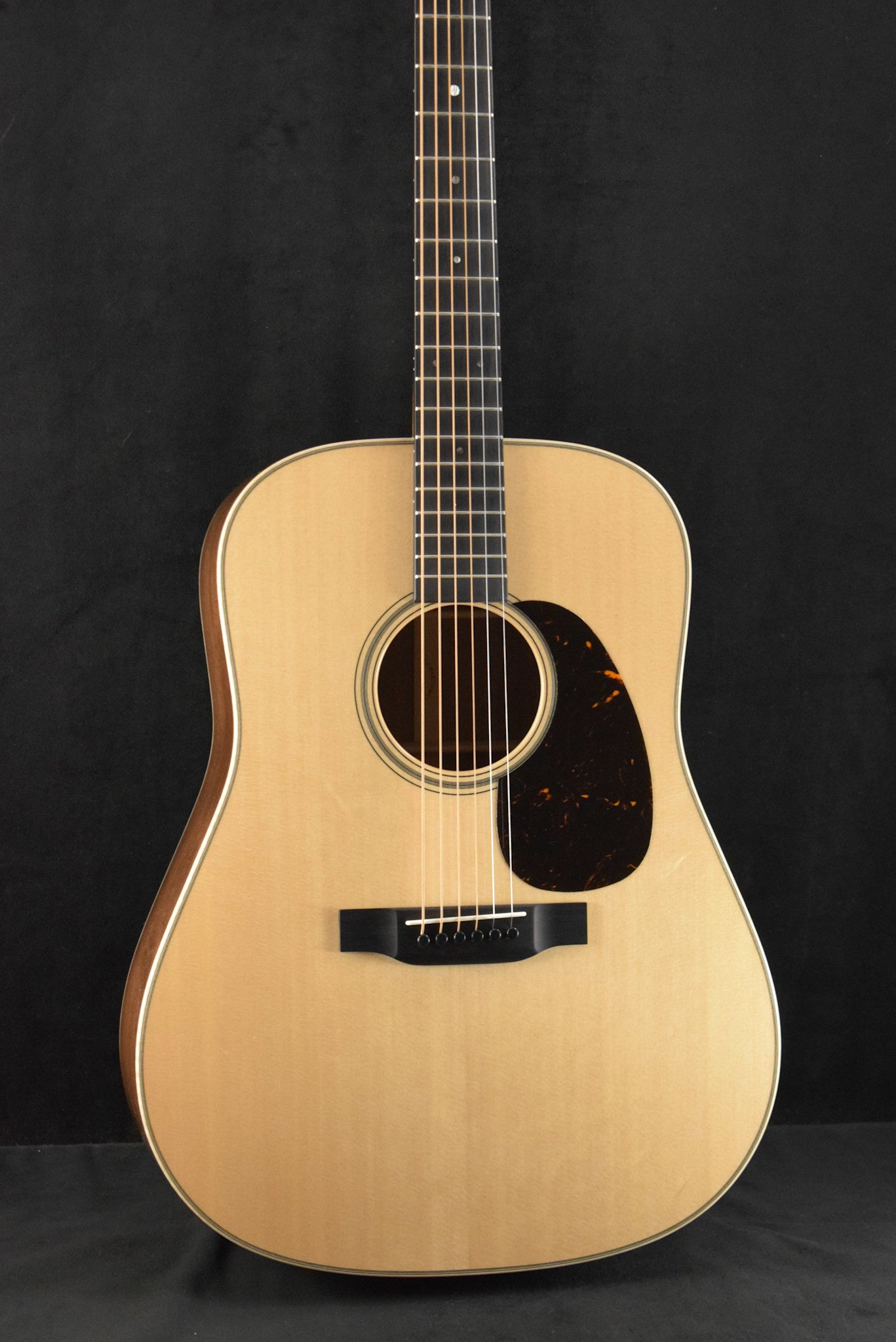 Martin Custom Shop 10CMDBLKWALNUT Dreadnought 14-Fret Black Walnut