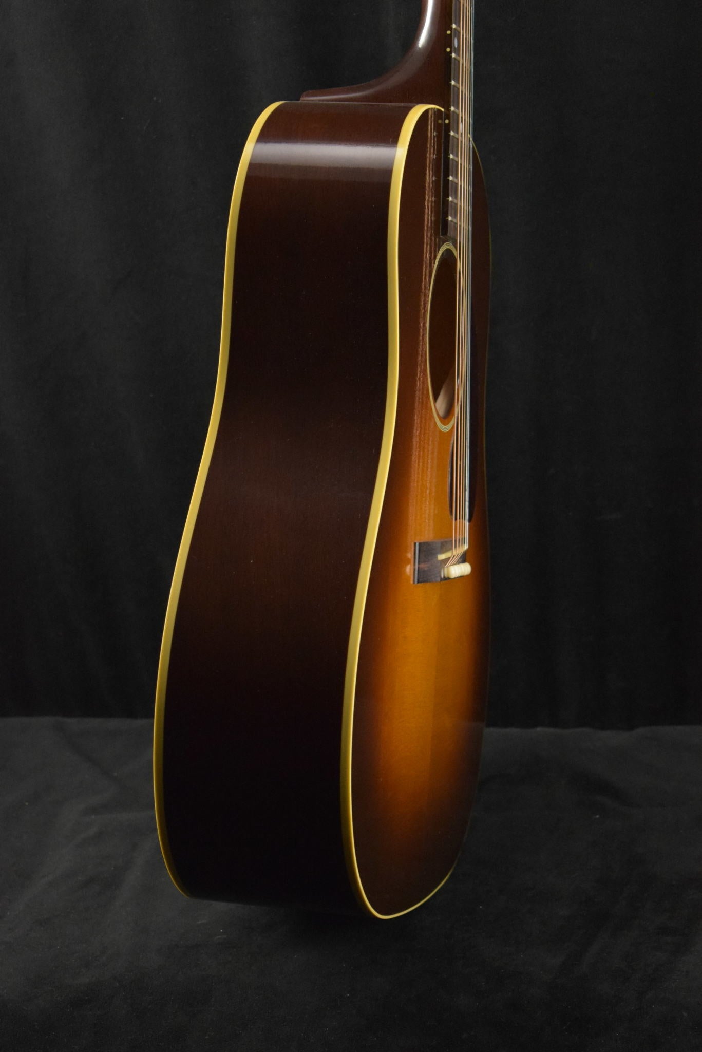 Gibson Custom Shop Fuller's Exclusive Early 40's J-45 Historic Legend Vintage Sunburst