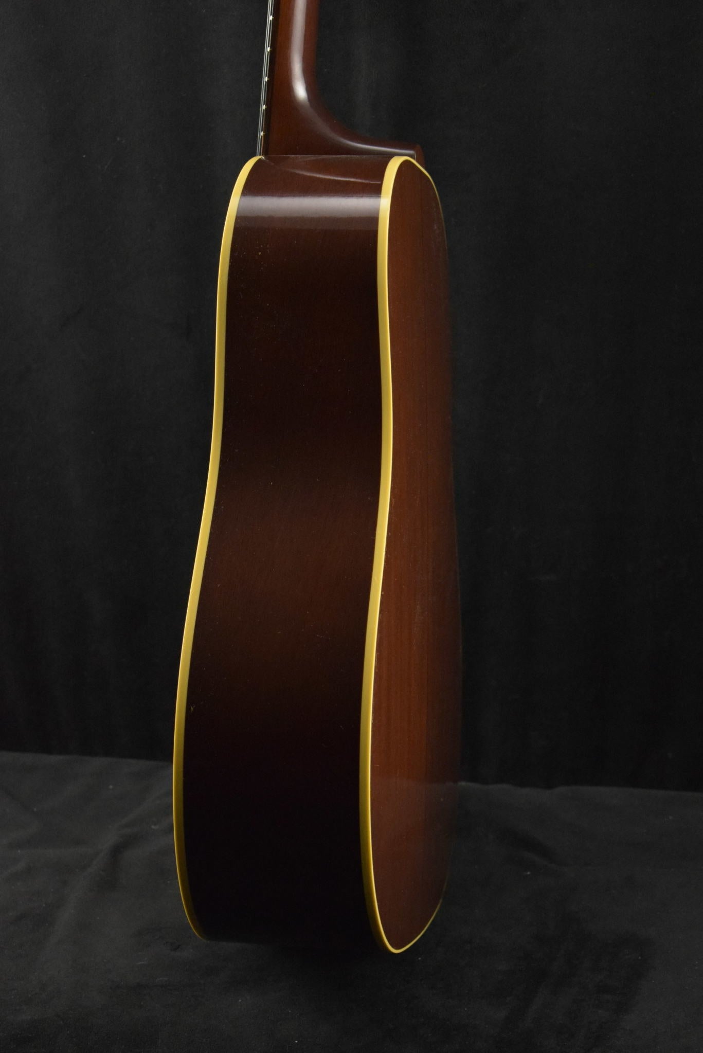 Gibson Custom Shop Fuller's Exclusive Early 40's J-45 Historic Legend Vintage Sunburst