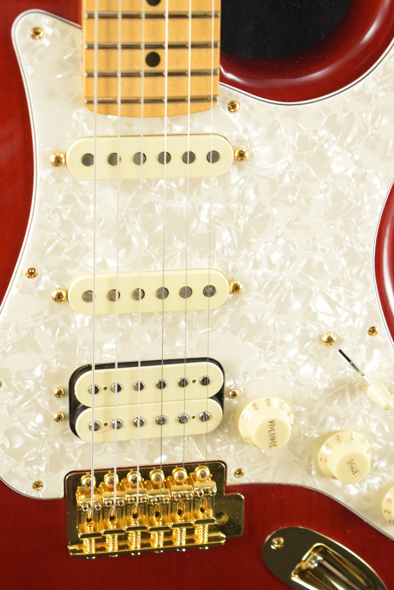 Fender Tash Sultana Stratocaster Transparent Cherry Maple Fingerboard