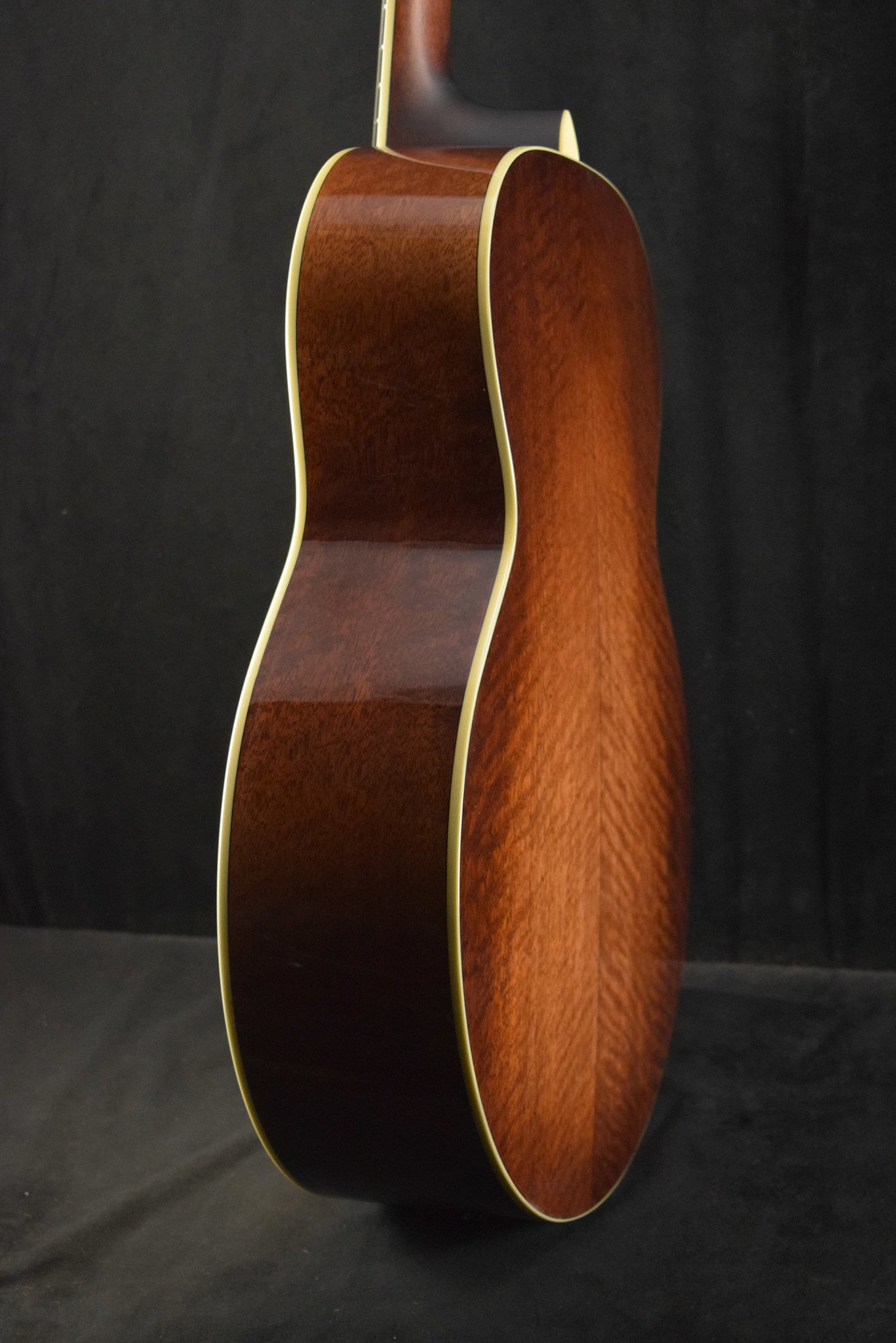 Eastman AC330E-12 12-String Jumbo Natural Truetone Gloss