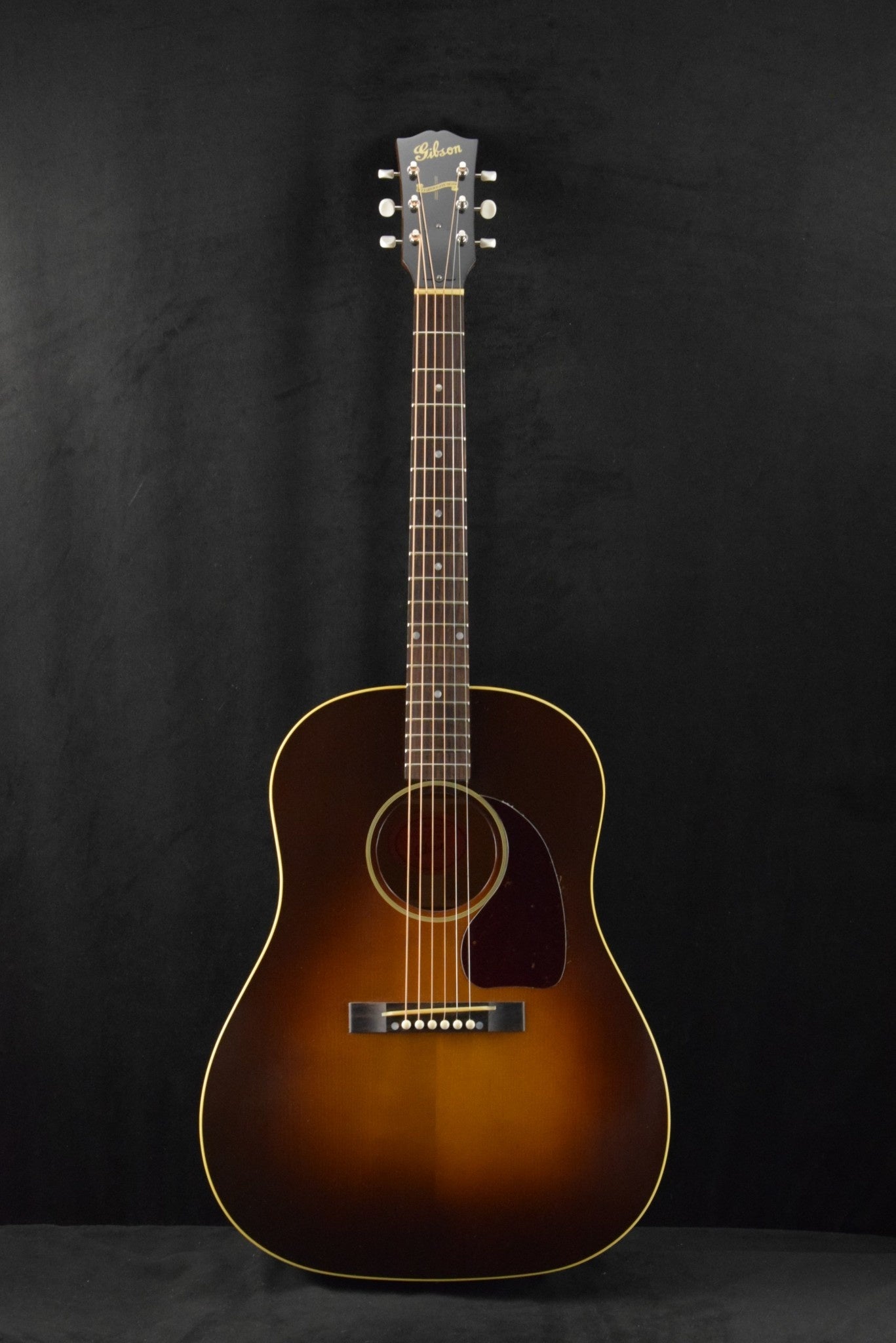 Gibson Custom Shop Fuller's Exclusive Early 40's J-45 Historic Legend Vintage Sunburst