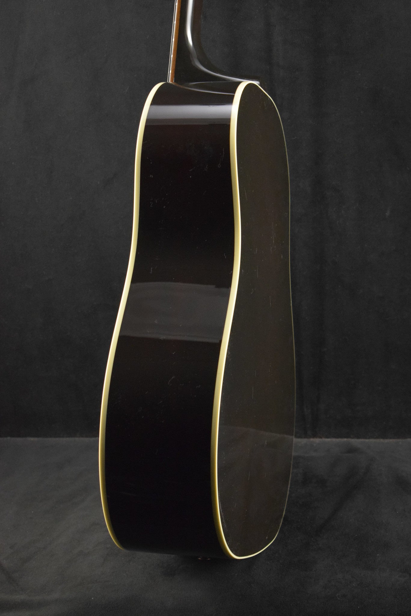 Gibson J-45 Standard Vintage Sunburst