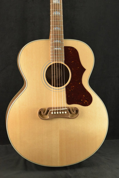 Gibson SJ-200 Studio Walnut Satin Natural