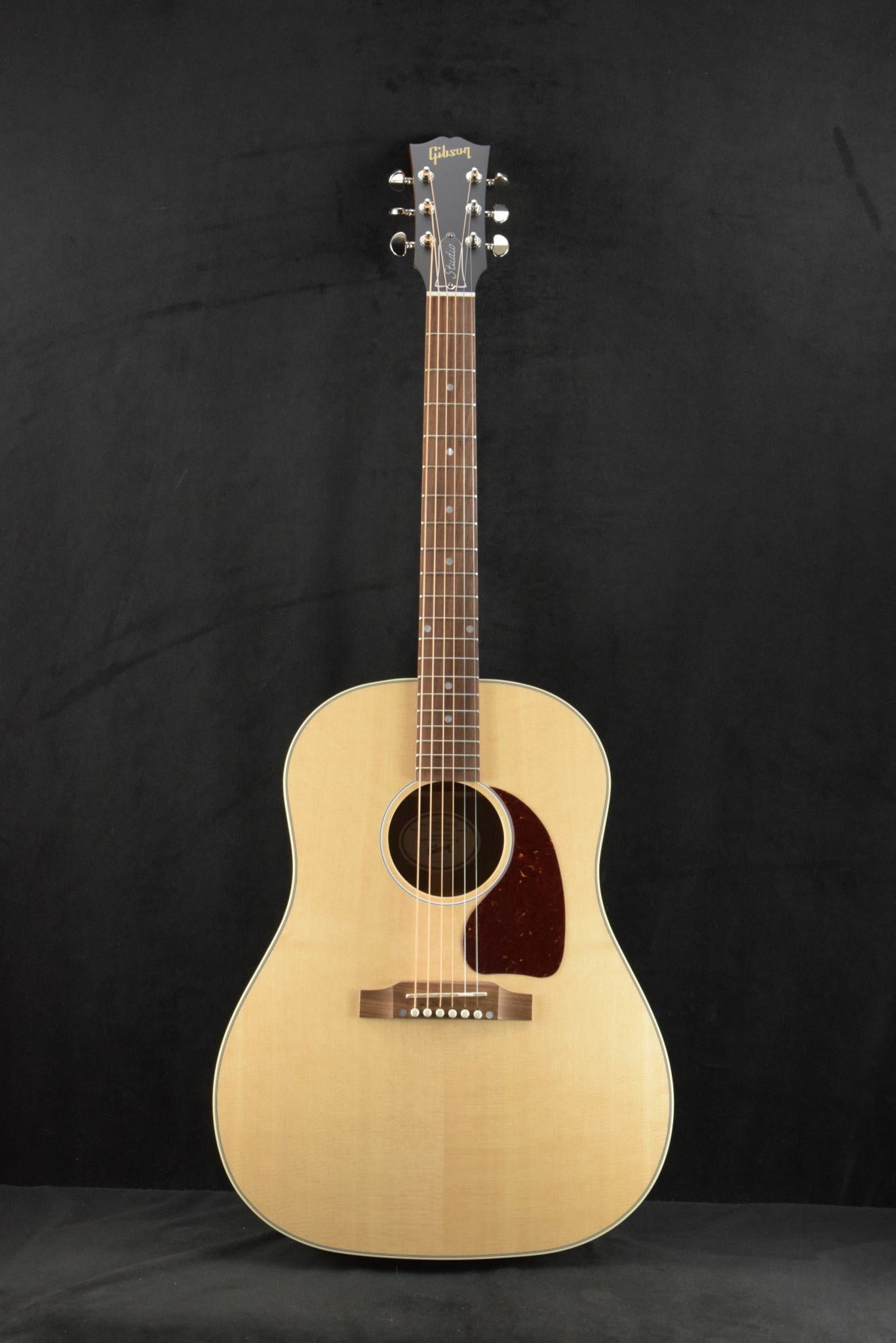 Gibson J-45 Studio Walnut Satin Natural