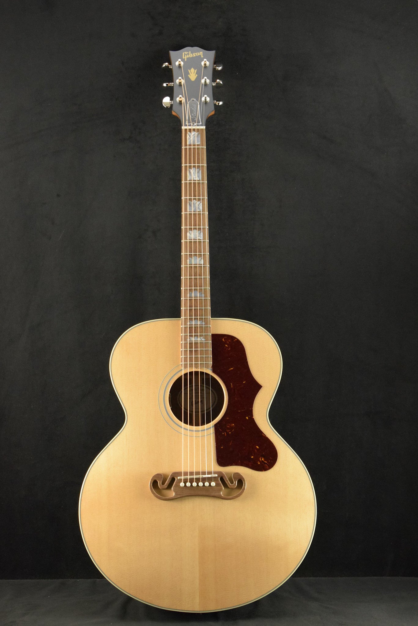 Gibson SJ-200 Studio Walnut Satin Natural
