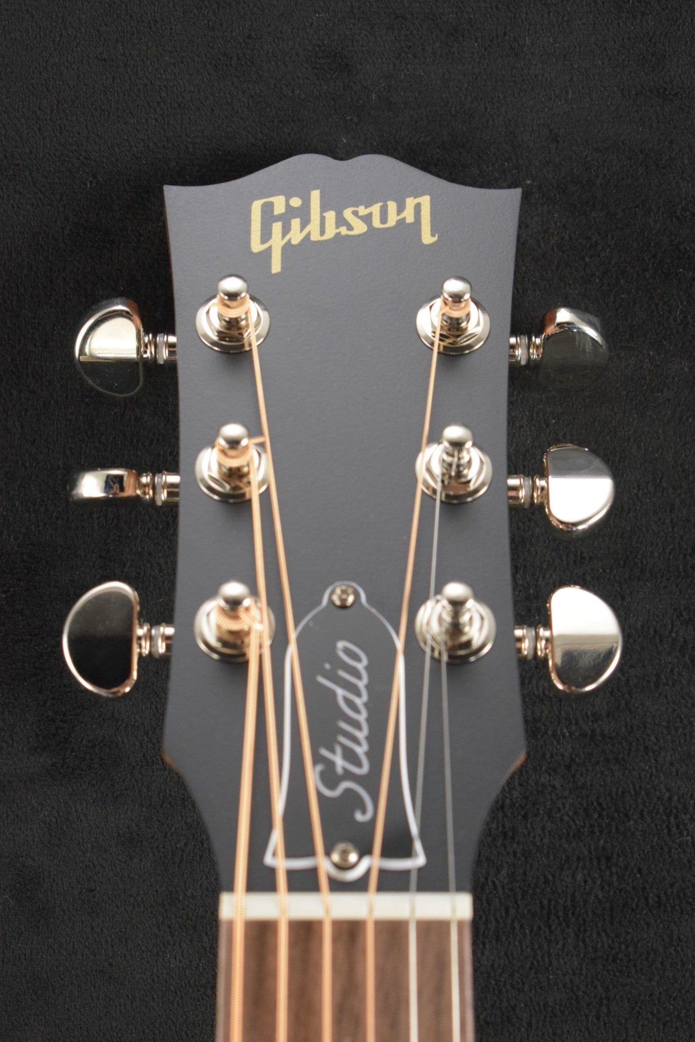 Gibson J-45 Studio Walnut Satin Natural