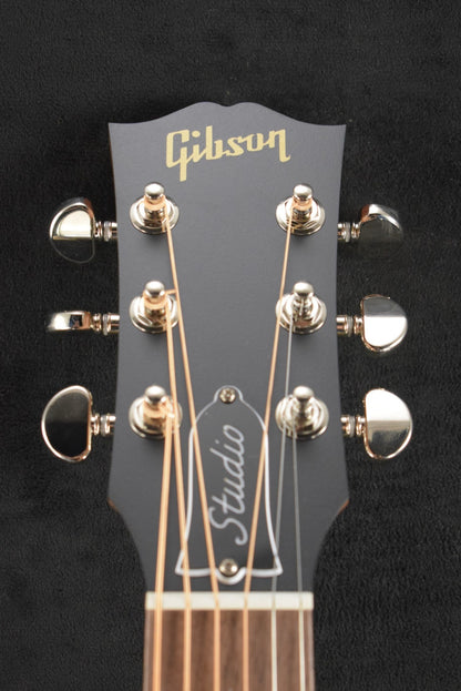 Gibson J-45 Studio Walnut Satin Natural