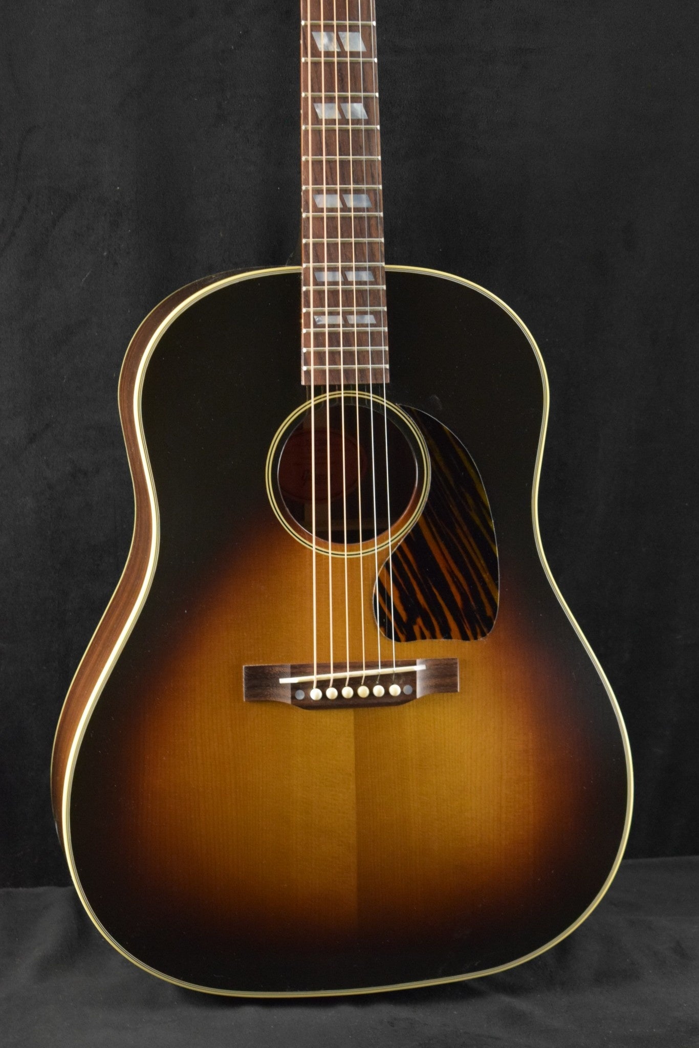 Gibson Custom Shop 1942 Banner Southern Jumbo Vintage Sunburst