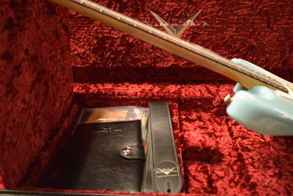 Fender Limited Edition Fat '64 Stratocaster Journeyman Relic Aged Daphne Blue 3A Rosewood Fingerboard