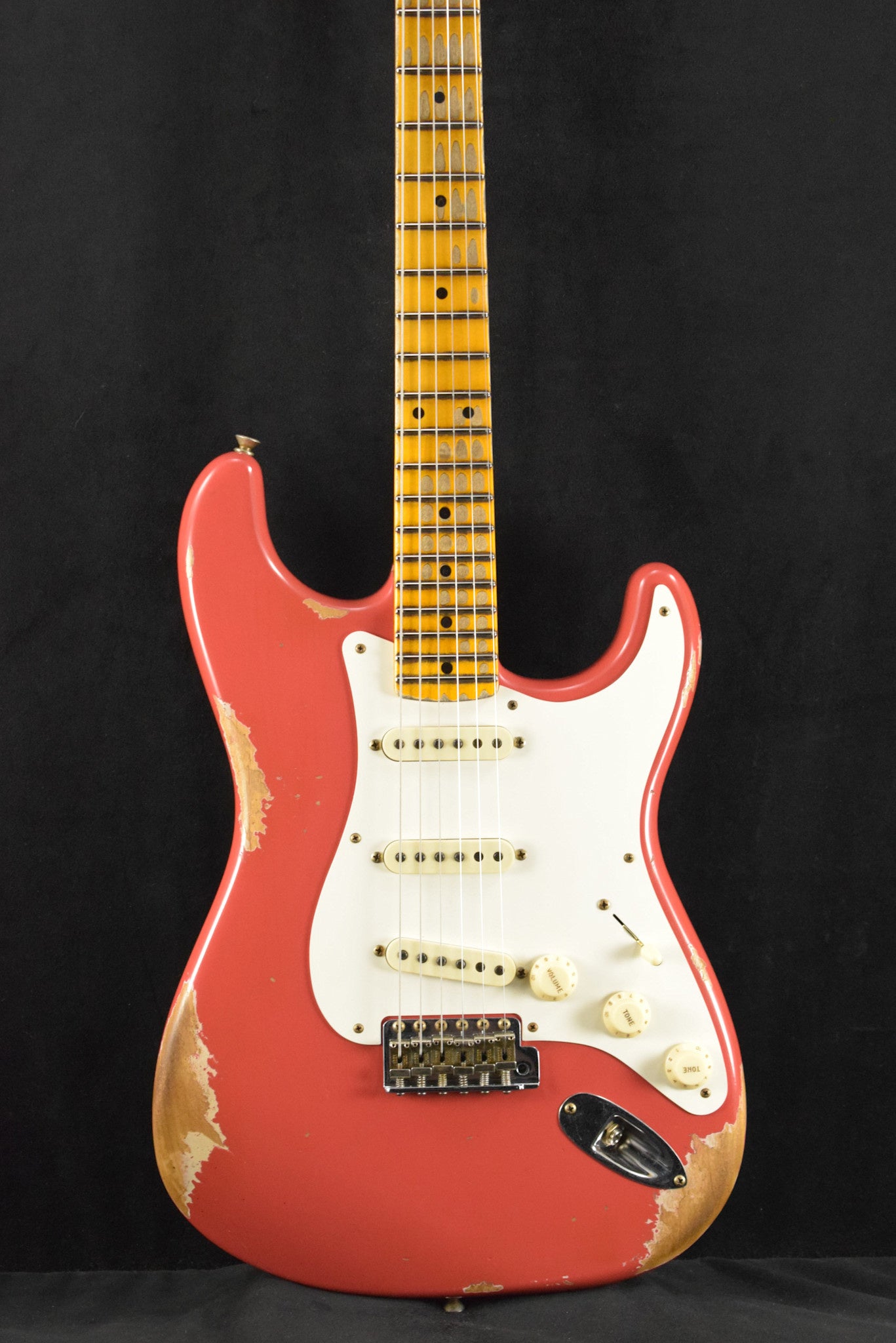 Fender 1957 Stratocaster Heavy Relic Aged Fiesta Red w/1-Piece Rift Sawn Maple Neck Fingerboard