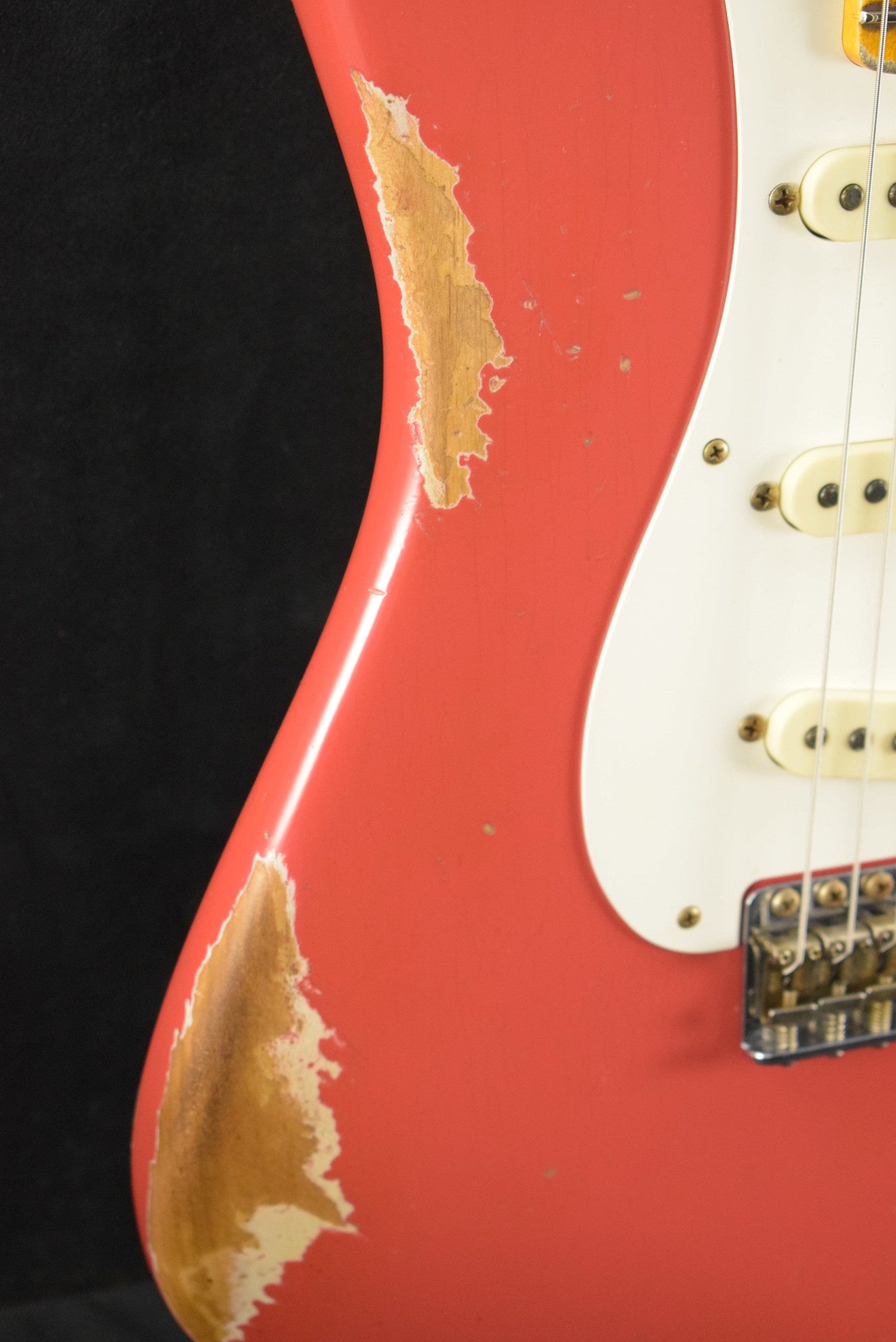 Fender 1957 Stratocaster Heavy Relic Aged Fiesta Red w/1-Piece Rift Sawn Maple Neck Fingerboard