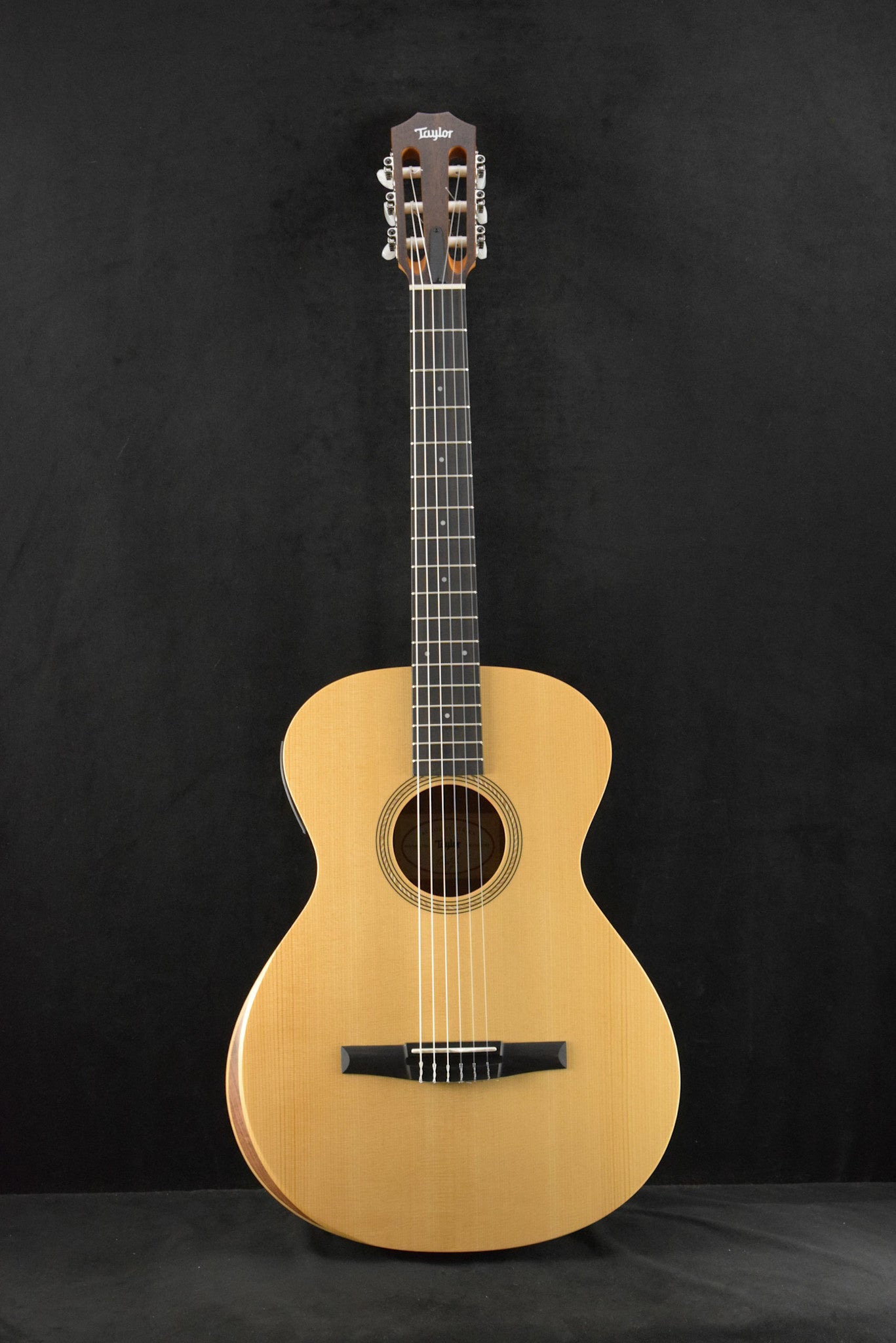 Taylor Academy 12e-N Nylon-String Acoustic-Electric Natural