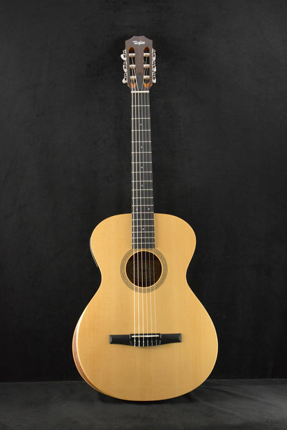 Taylor Academy 12e-N Nylon-String Acoustic-Electric Natural