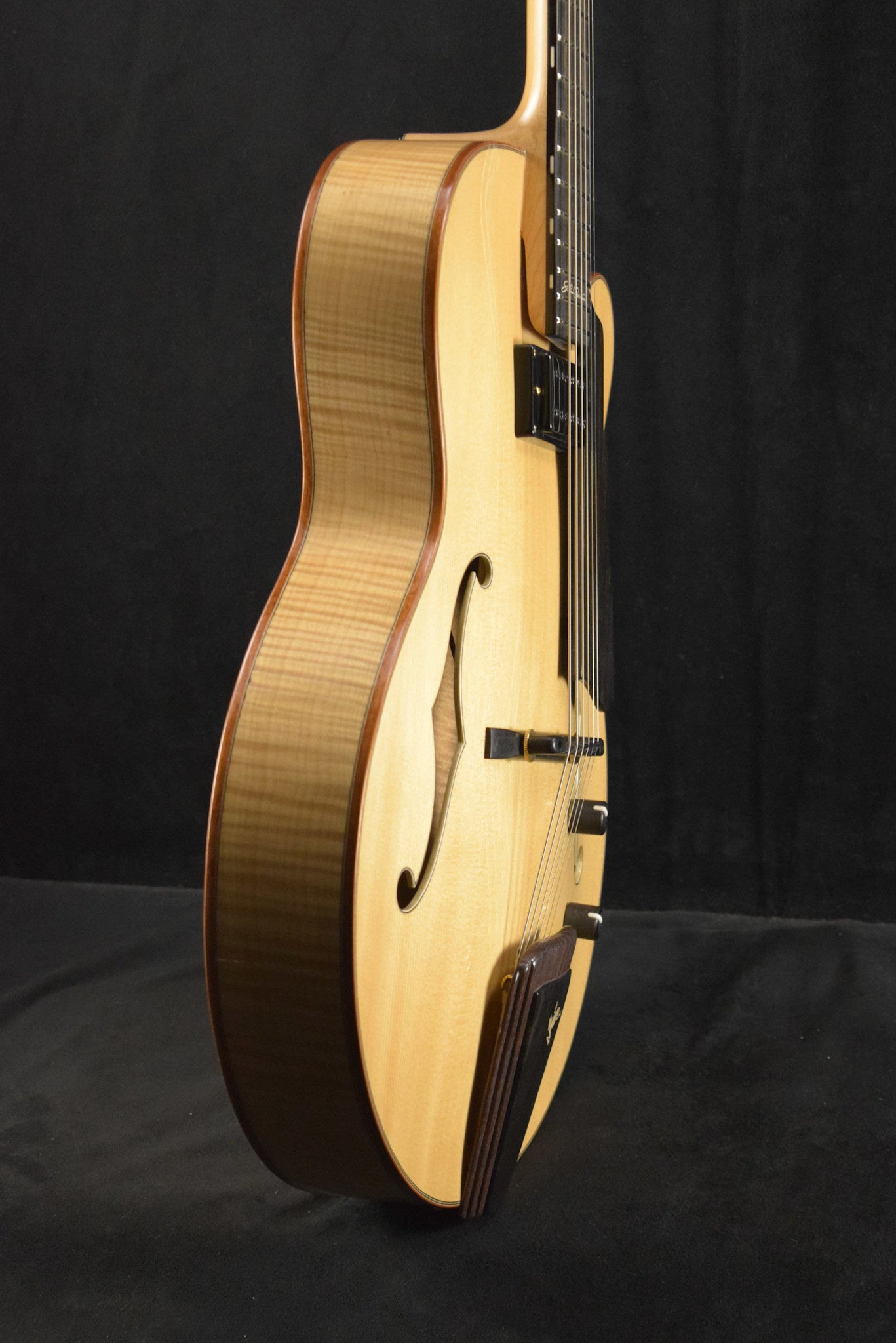 Eastman AR880CE-BD John Pisano Signature Archtop Blonde Truetone Gloss