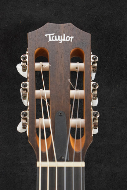 Taylor Academy 12e-N Nylon-String Acoustic-Electric Natural