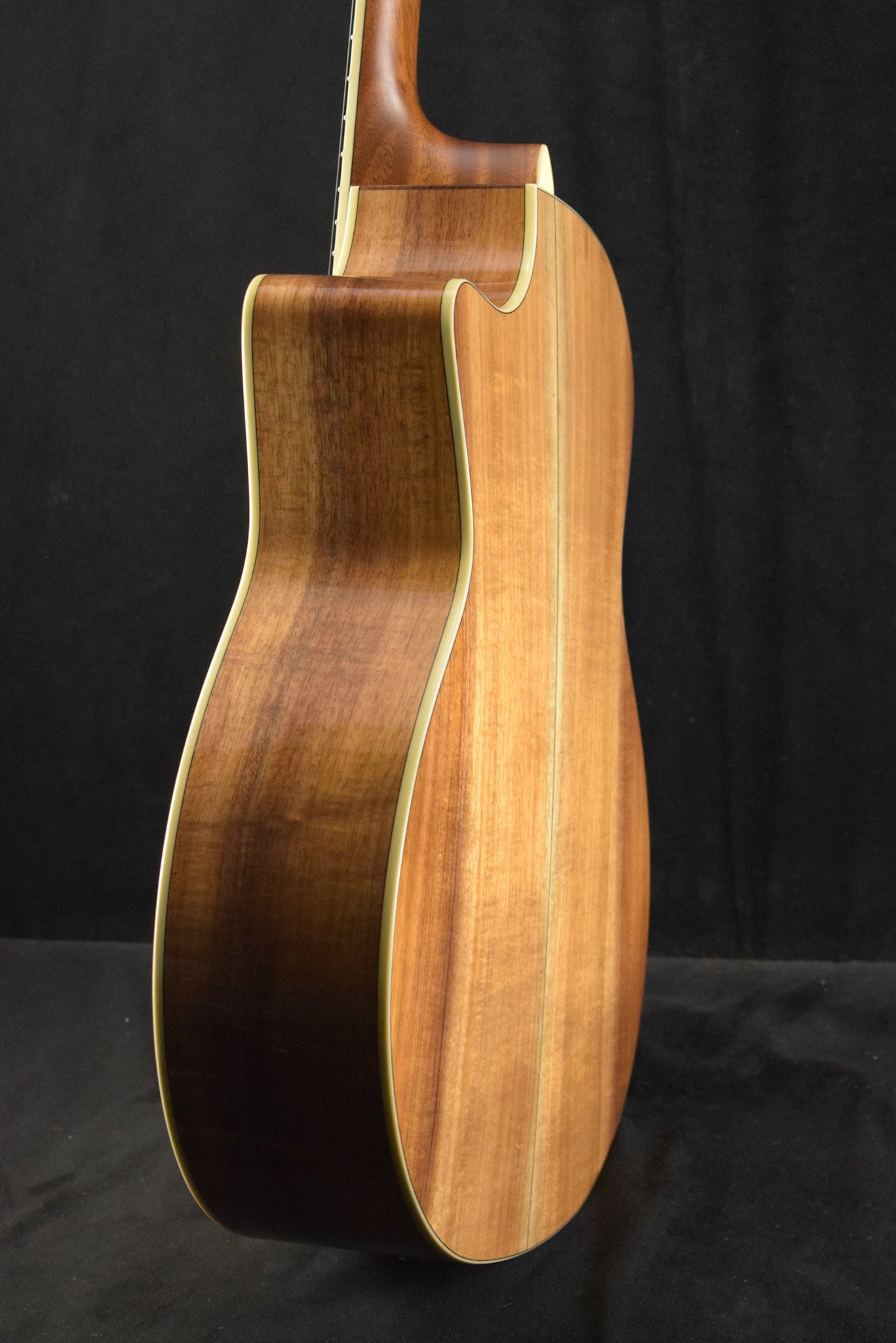 Eastman AC422CE-LTD-KOA Acoustic-Electric Grand Auditorium Natural Truetone Gloss