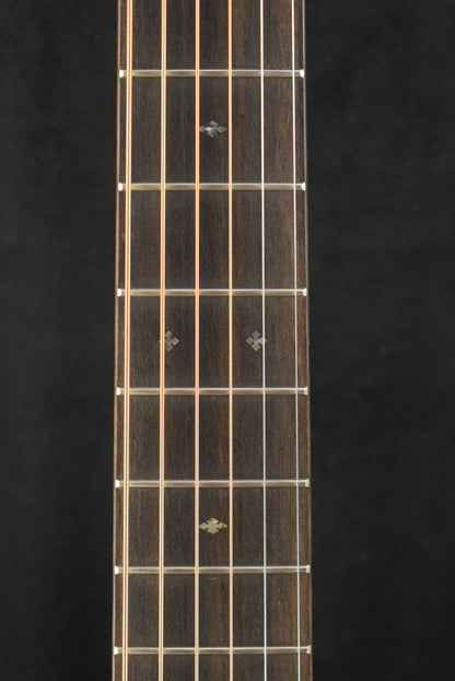 Martin HD-28 Natural Gloss