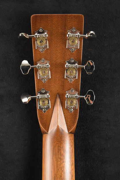 Martin HD-28 Natural Gloss