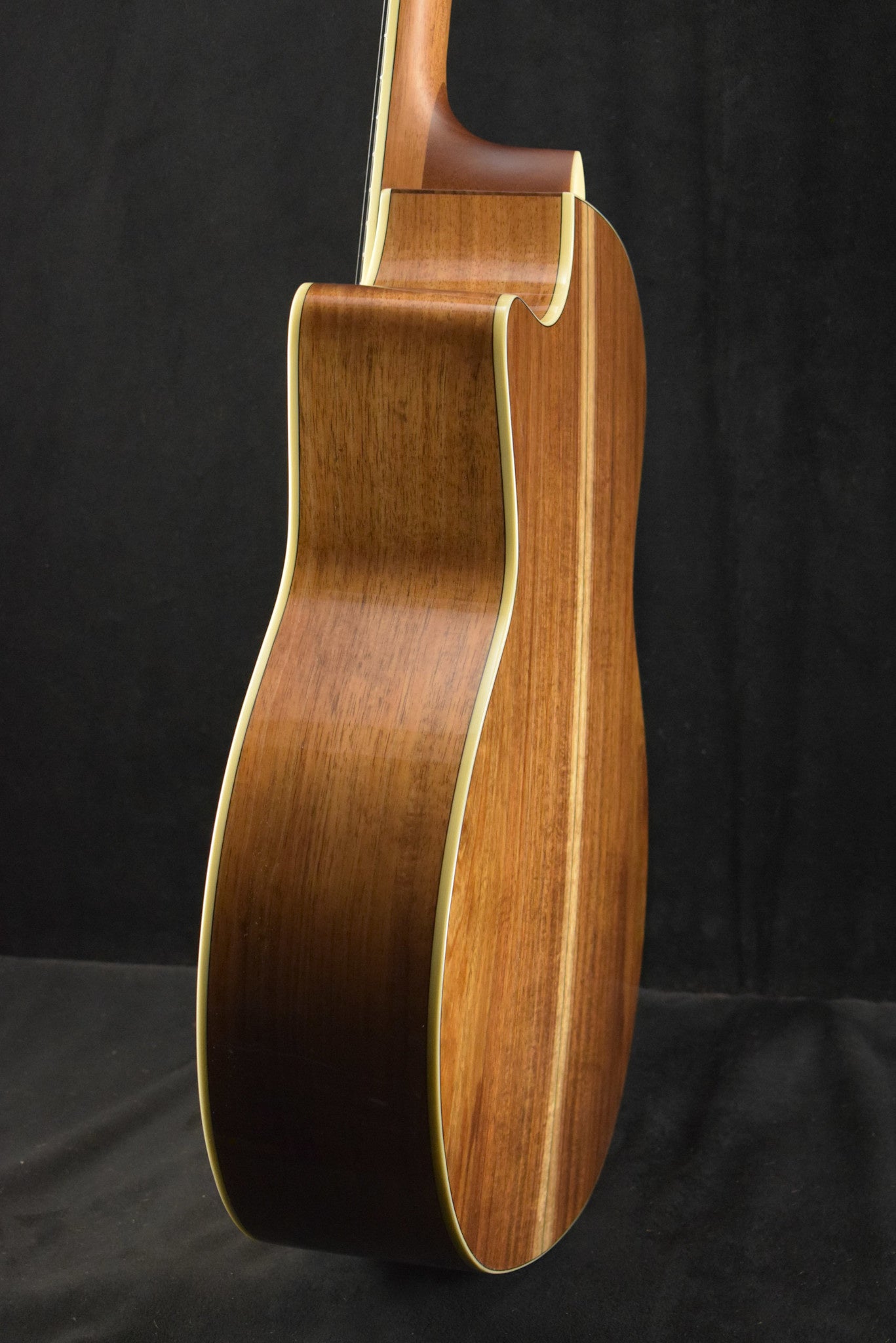 Eastman AC422CE-LTD-KOA Acoustic-Electric Grand Auditorium Natural Truetone Gloss