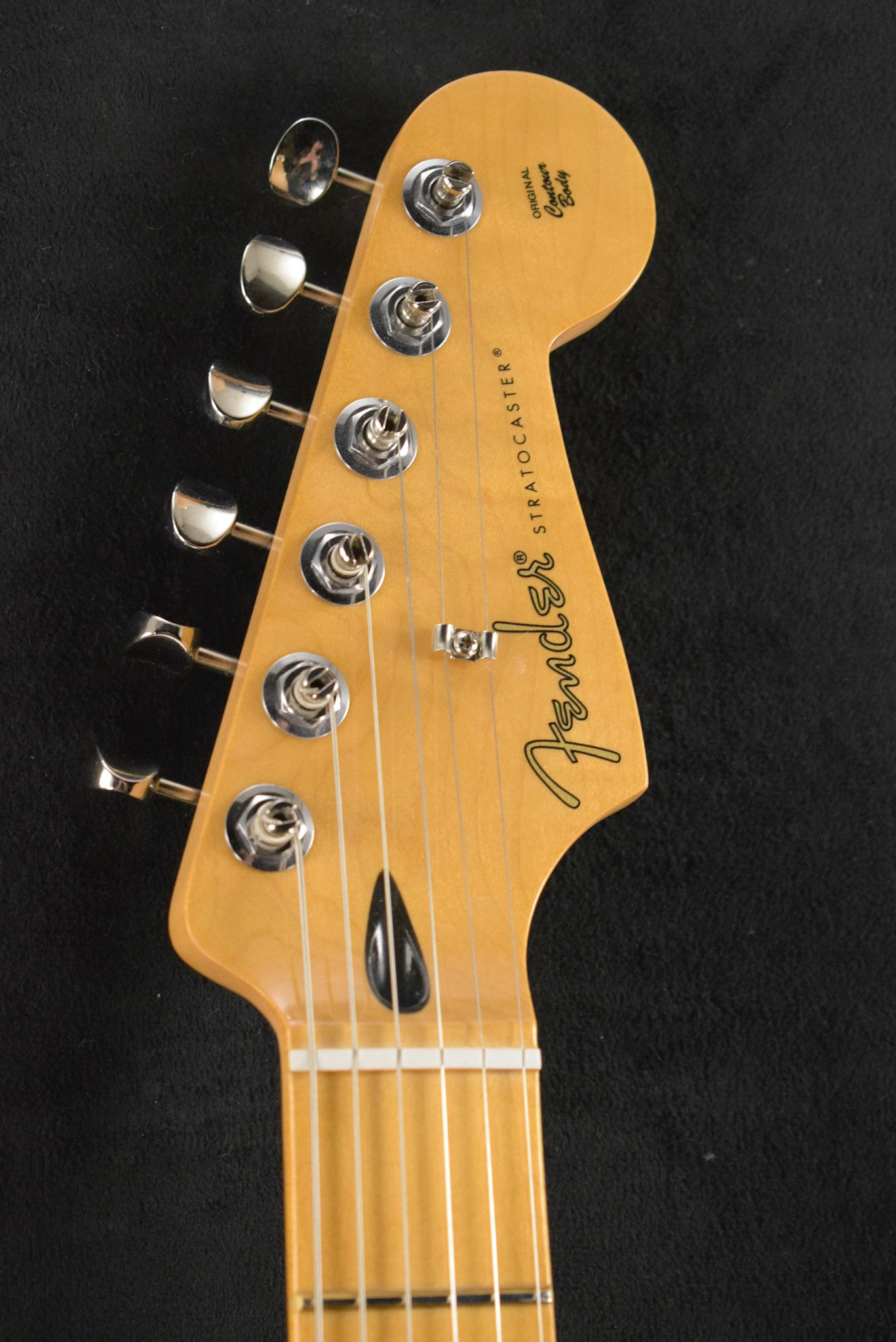 Fender Player II Stratocaster HSS Hialeah Yellow Maple Fingerboard