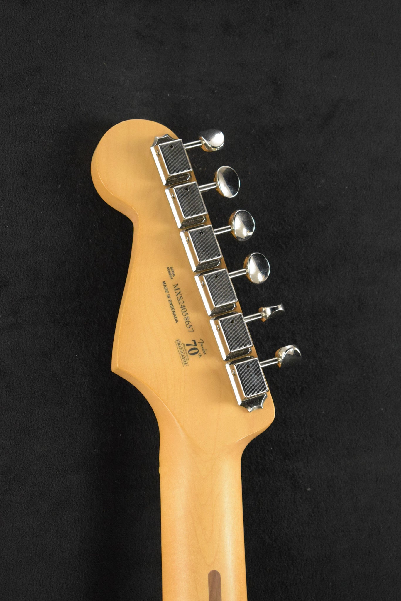 Fender Player II Stratocaster HSS Hialeah Yellow Maple Fingerboard