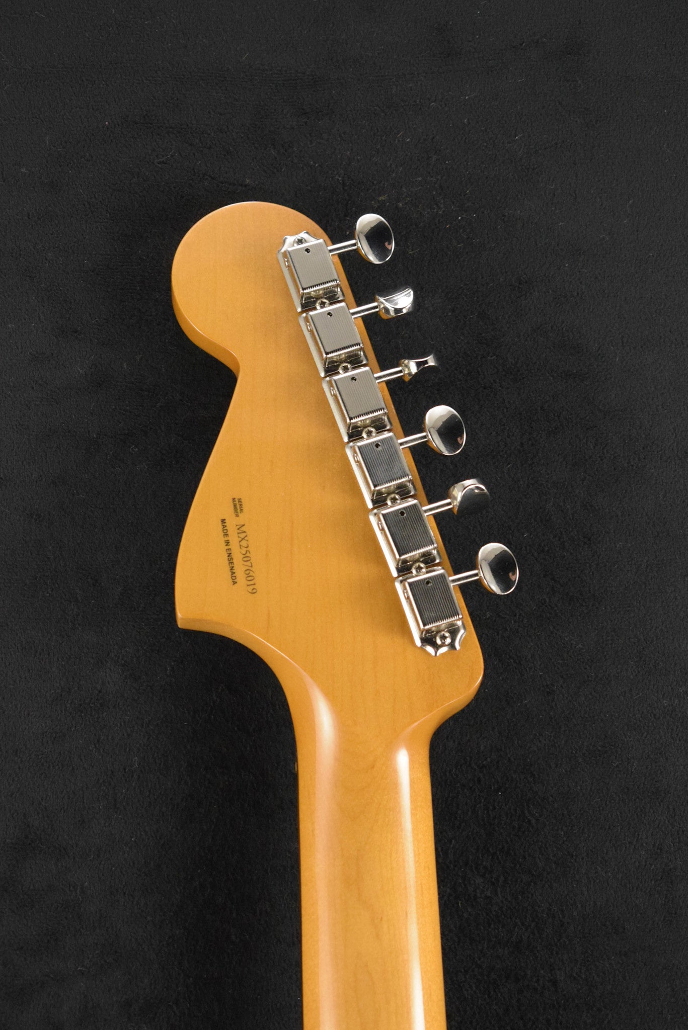 Fender Vintera II '60s Bass VI Fiesta Red Rosewood Fingerboard