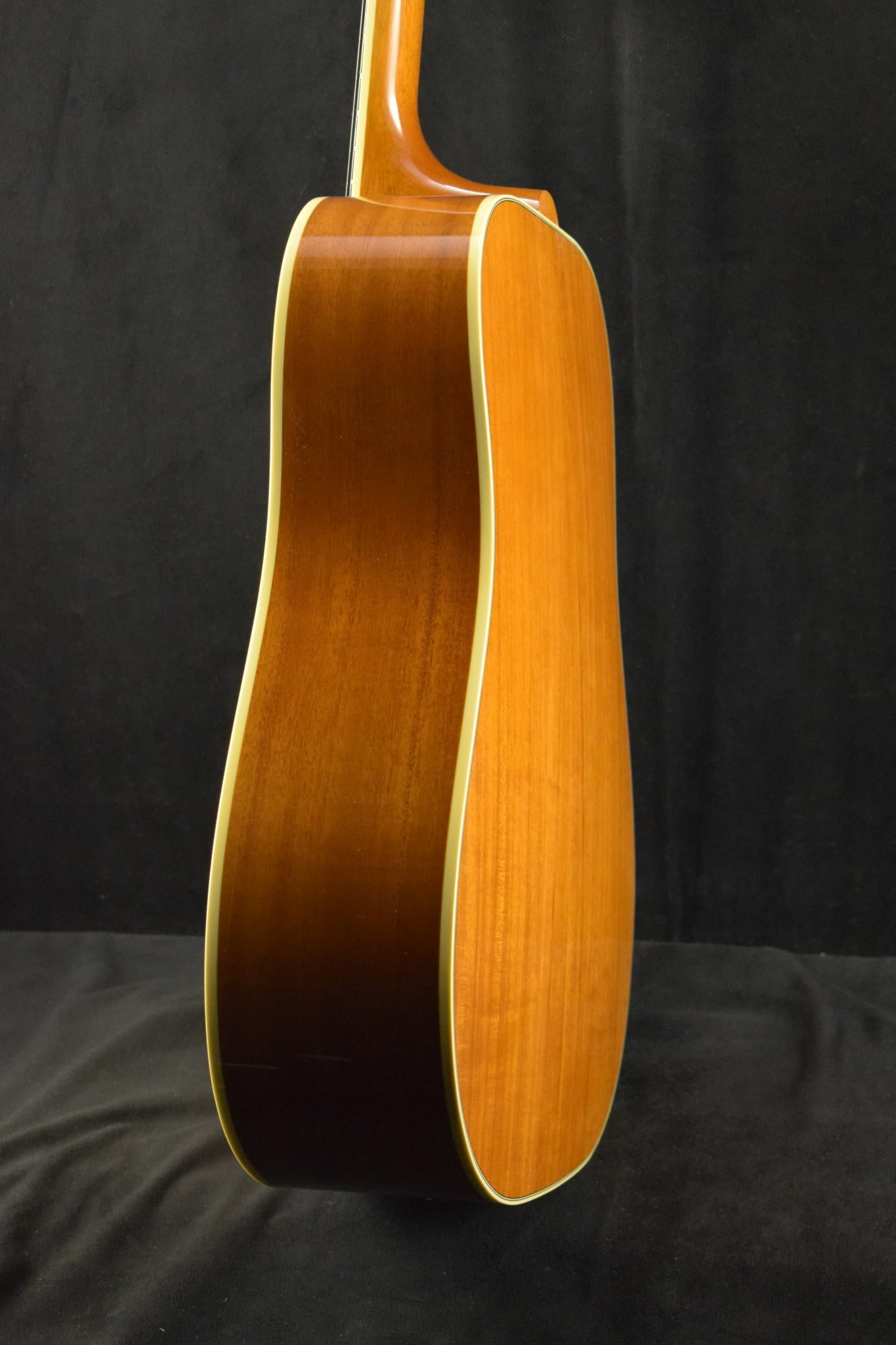 Gibson Hummingbird Original Heritage Cherry Sunburst