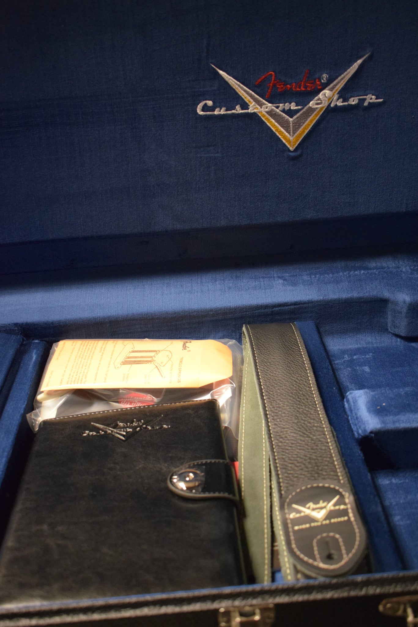 Fender Limited Edition '68 Stratocaster Journeyman Relic with Closet Classic Hardware Blue Flower