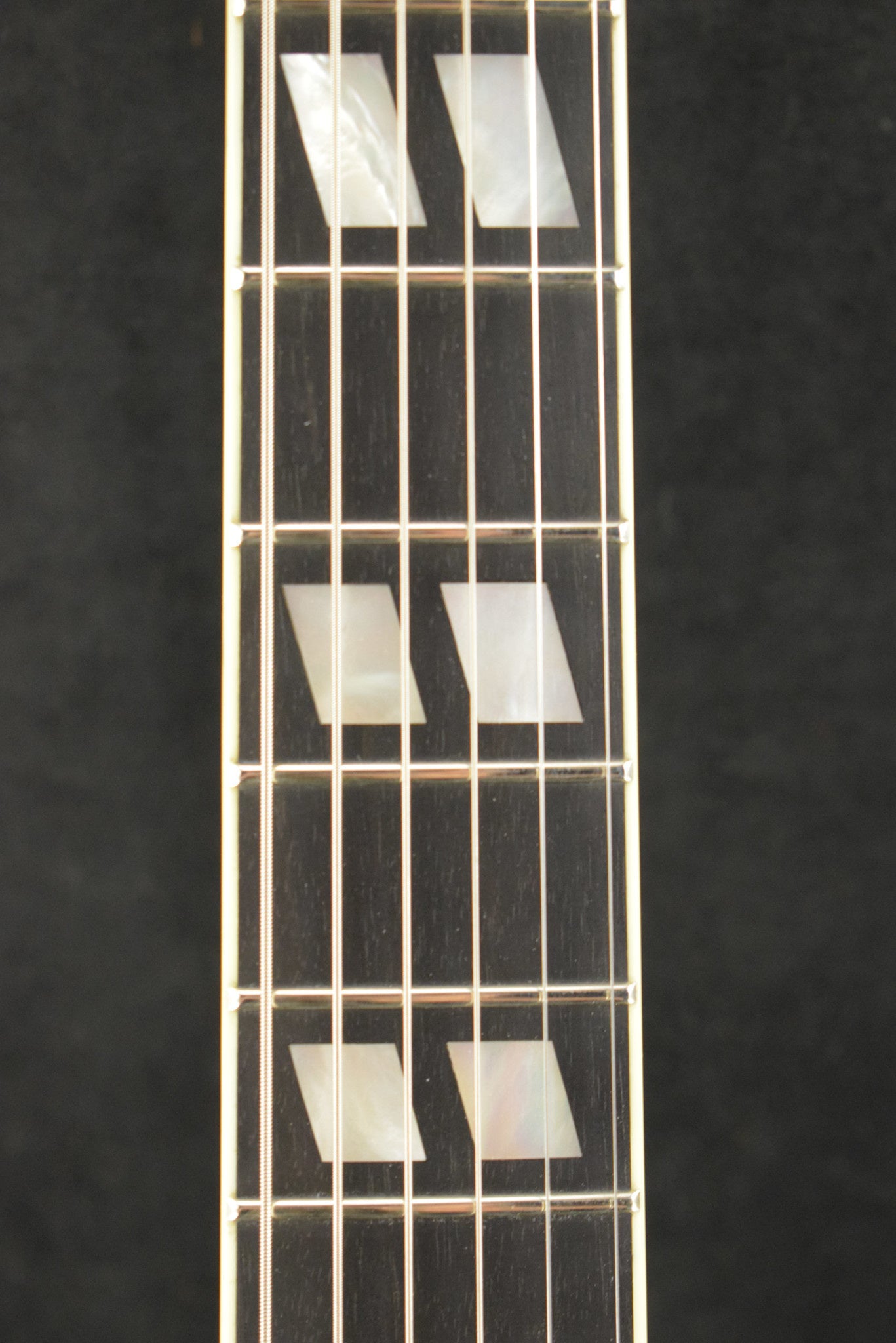 Eastman AR372CE-SB Kent Armstrong HPAG-1 Pickups Archtop Sunburst Truetone Gloss