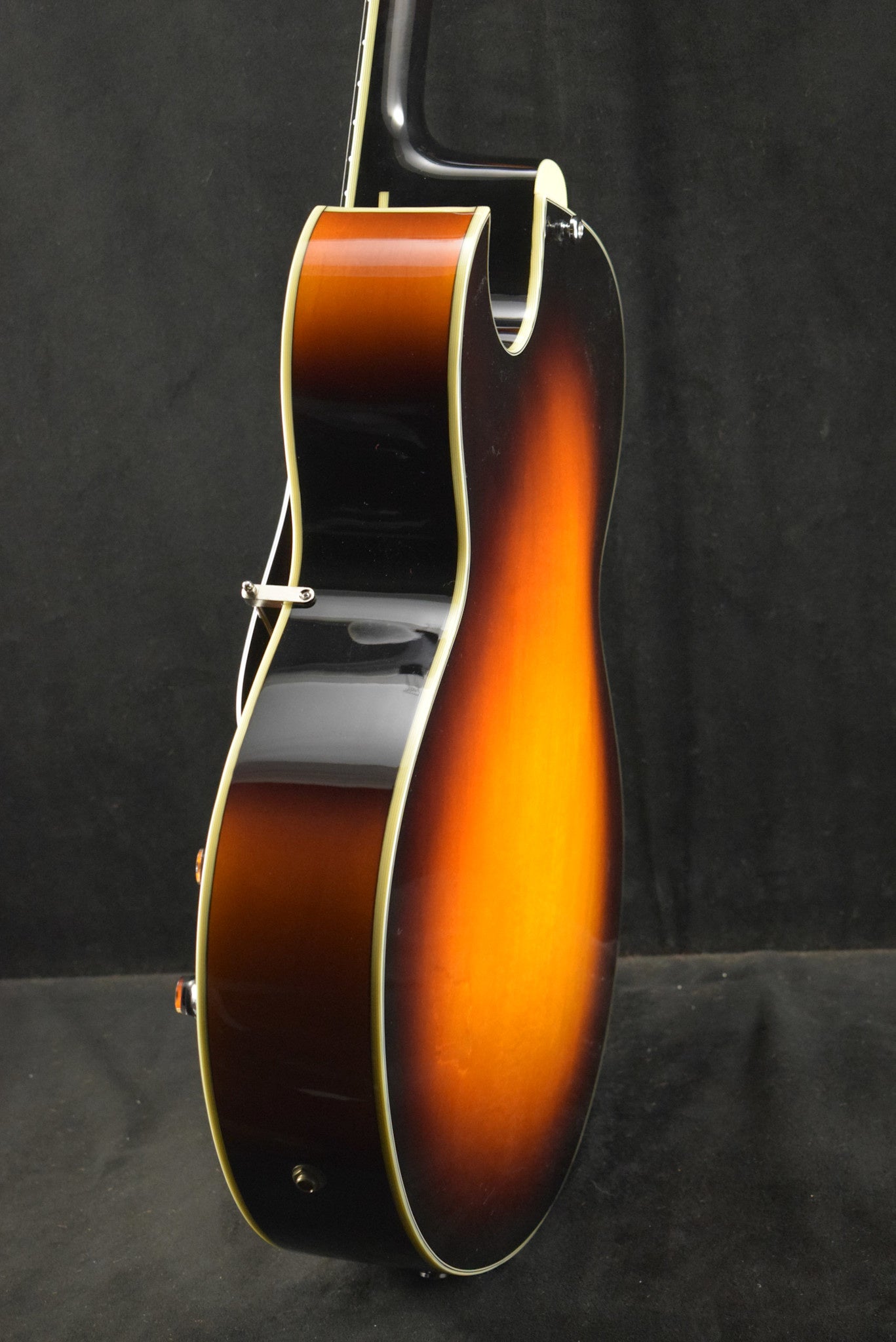 Eastman AR372CE-SB Kent Armstrong HPAG-1 Pickups Archtop Sunburst Truetone Gloss