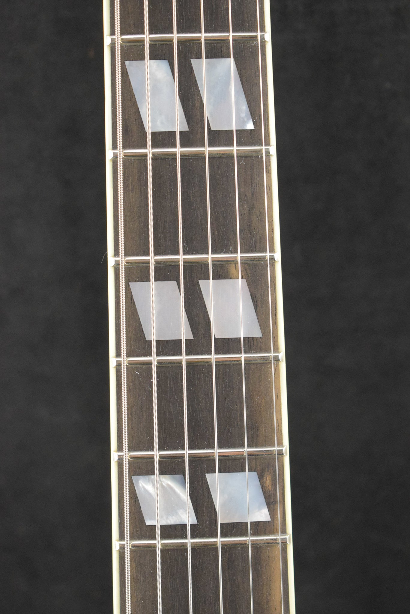 Eastman AR372CE-SB Kent Armstrong HPAG-1 Pickups Archtop Sunburst Truetone Gloss