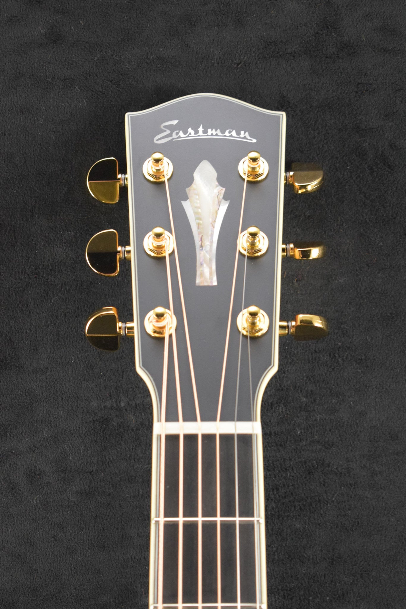 Eastman AC630-SB Jumbo Sunburst Truetone Gloss