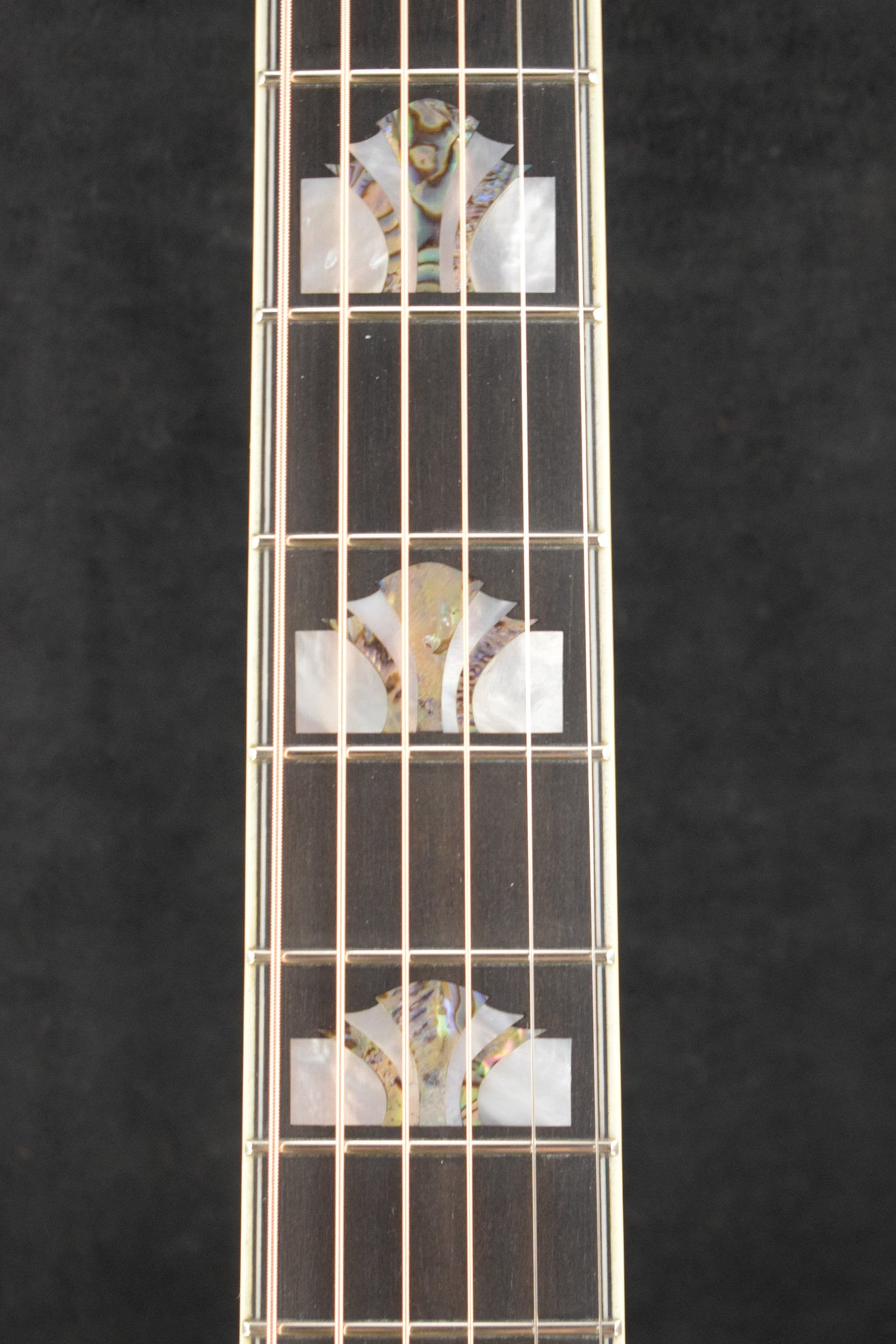 Eastman AC630-SB Jumbo Sunburst Truetone Gloss