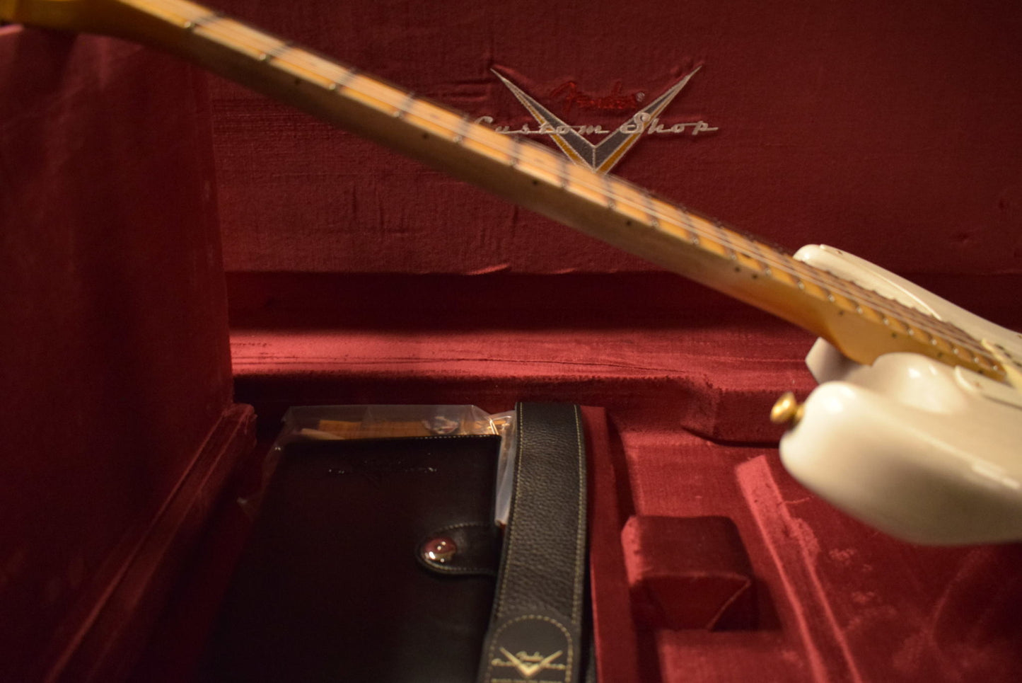 Fender Custom Shop Limited Edition '57 Stratocaster Relic - Aged White Blonde