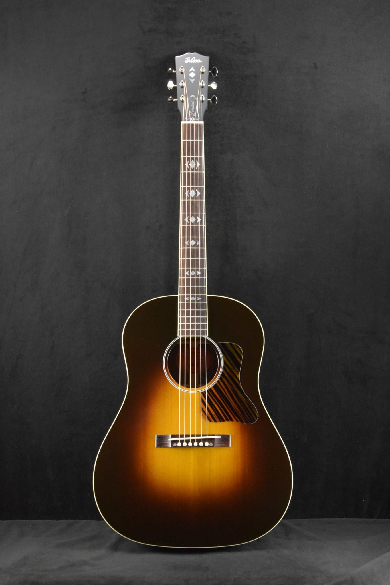 Gibson Custom Shop Advanced Jumbo Adirondack Red Spruce Top Vintage Sunburst Fuller's Exclusive