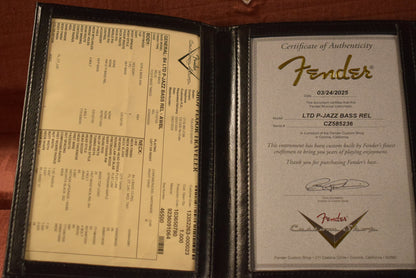 Fender Limited Edition P-Jazz Bass Relic Aged White Blonde 1-Piece Quartersawn Maple Neck Fingerboard