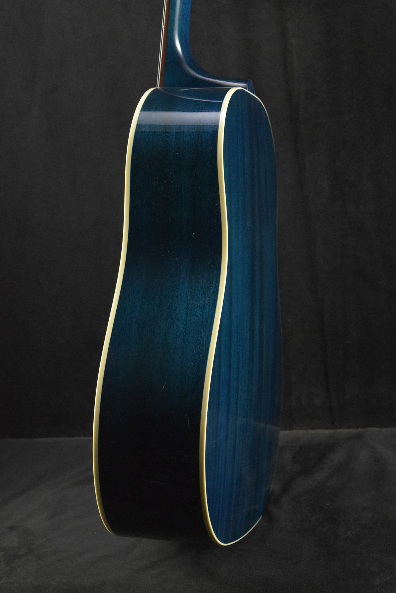 Gibson J-45 Standard Bluebonnet Gloss