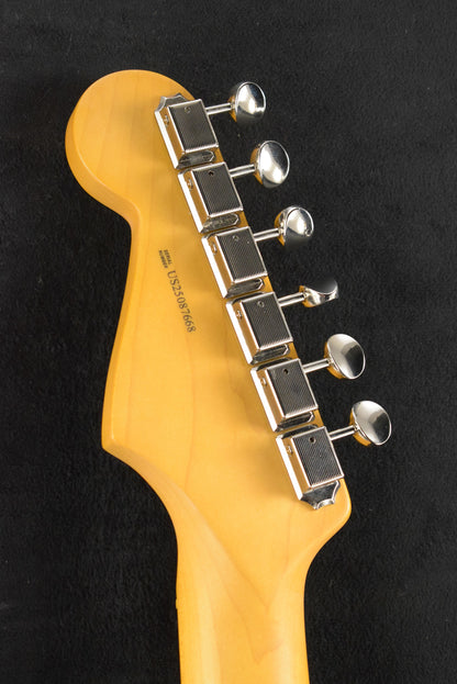 Fender American Professional Classic Stratocaster HSS 3-Color Sunburst Maple Fingerboard