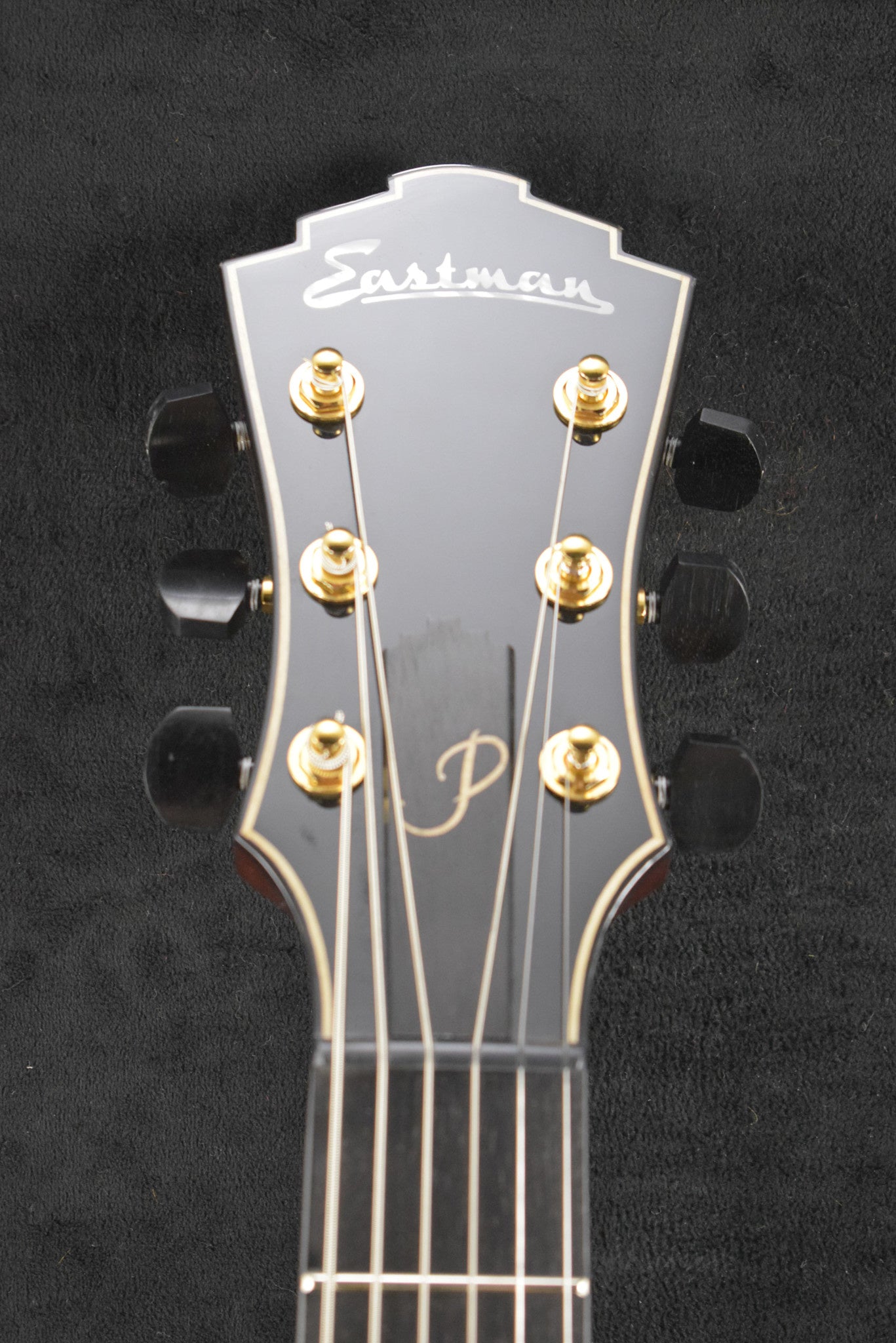 Eastman AR480CE-SB John Pisano 30th Anniversary Archtop Sunburst Truetone Gloss