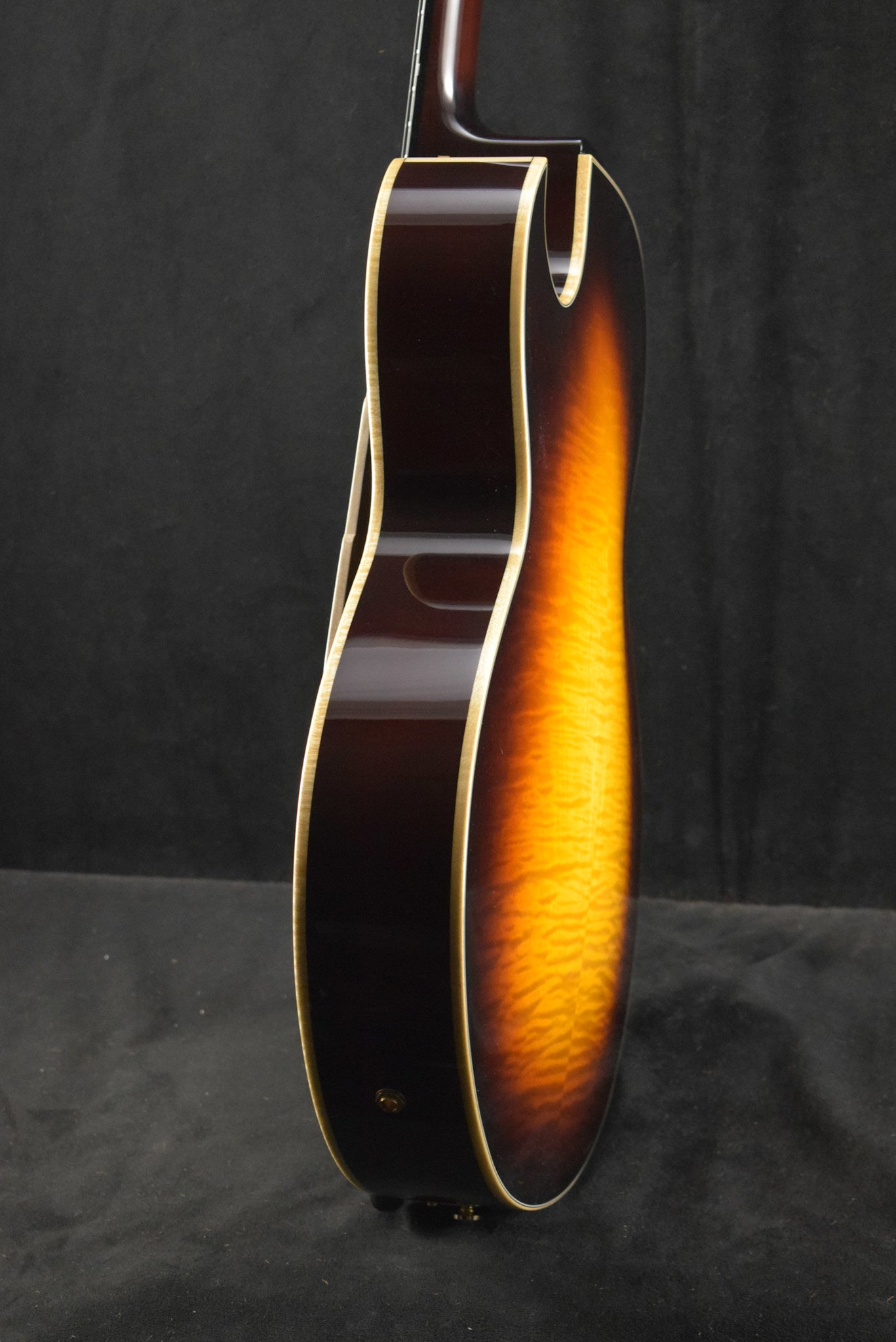 Eastman AR480CE-SB John Pisano 30th Anniversary Archtop Sunburst Truetone Gloss