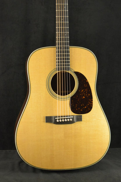 Martin HD-28 Natural Gloss