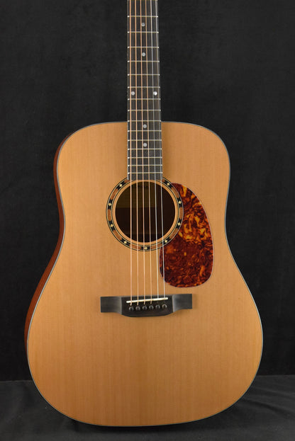 Eastman E2D Solid Cedar/Sapele Dreadnought Natural Truetone Satin