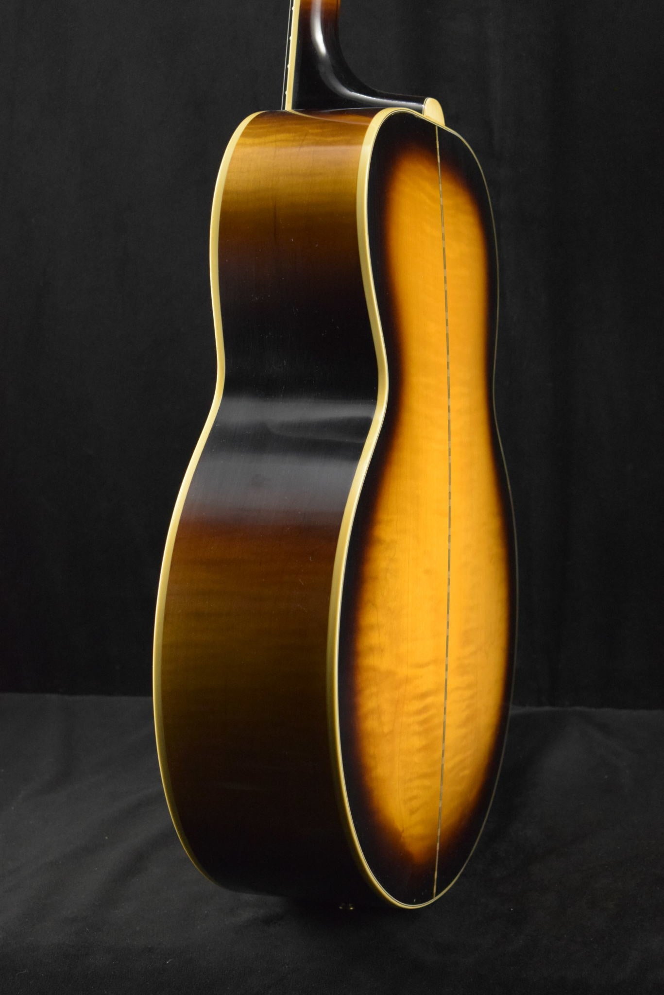 Gibson Murphy Lab 1957 SJ-200 Vintage Sunburst Light Aged