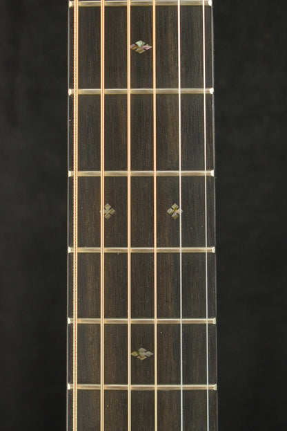 Martin HD-28 Natural Gloss