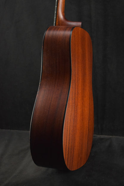 Eastman E2D Solid Cedar/Sapele Dreadnought Natural Truetone Satin