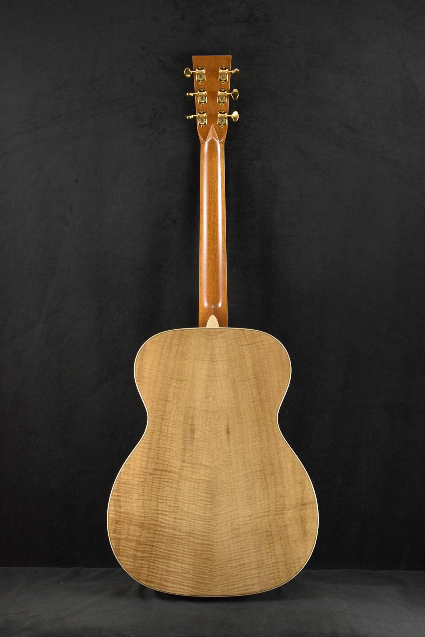 Martin Custom Shop OM Auditorium Flamed Myrtlewood Italian Alpine Spruce Natural Gloss