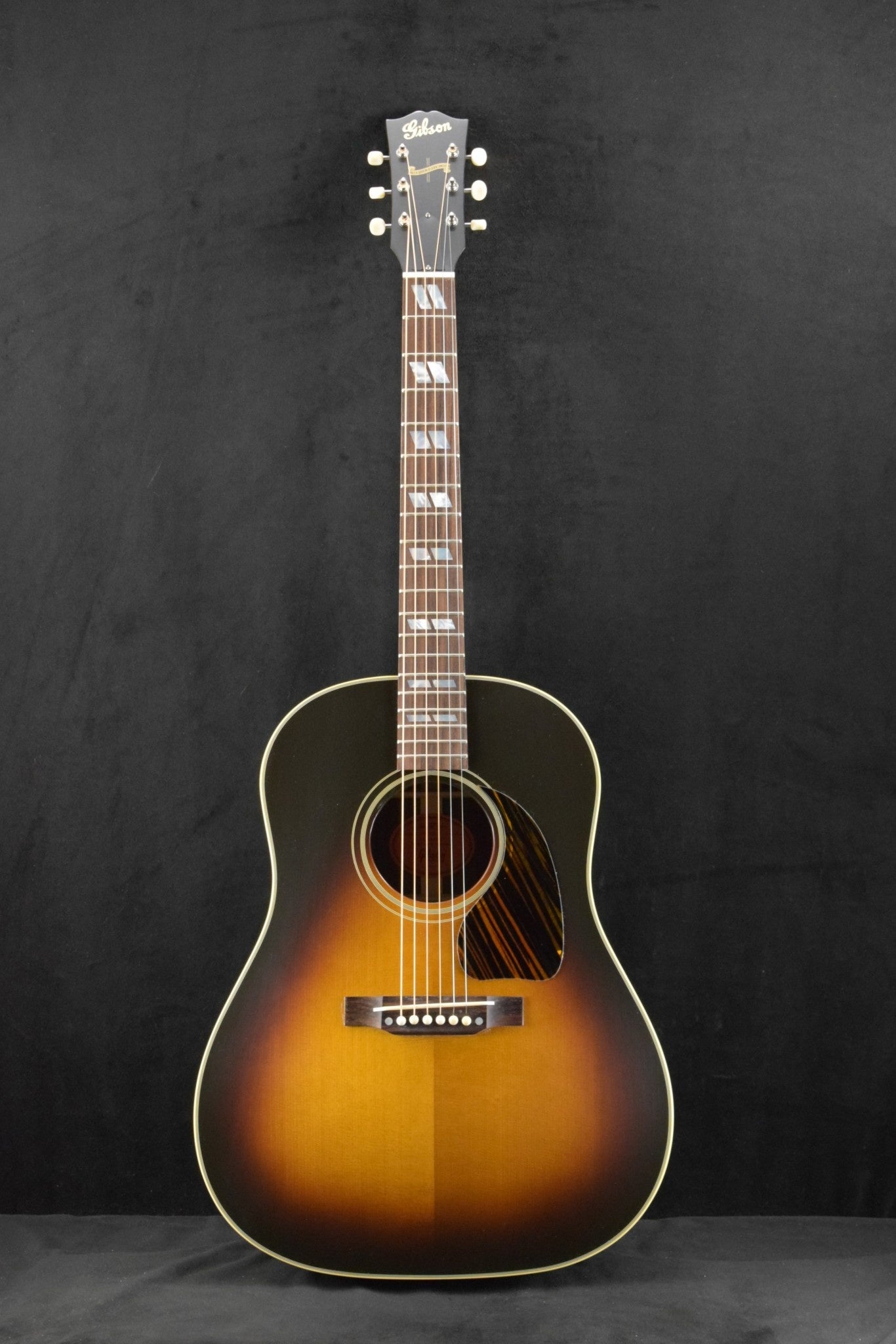 Gibson Custom Shop 1942 Banner Southern Jumbo Vintage Sunburst